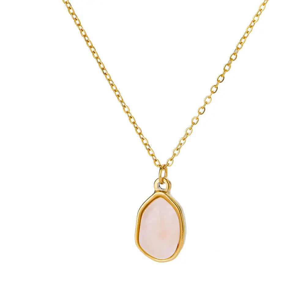 NECKLACE WITH OVAL PENDANT STONE