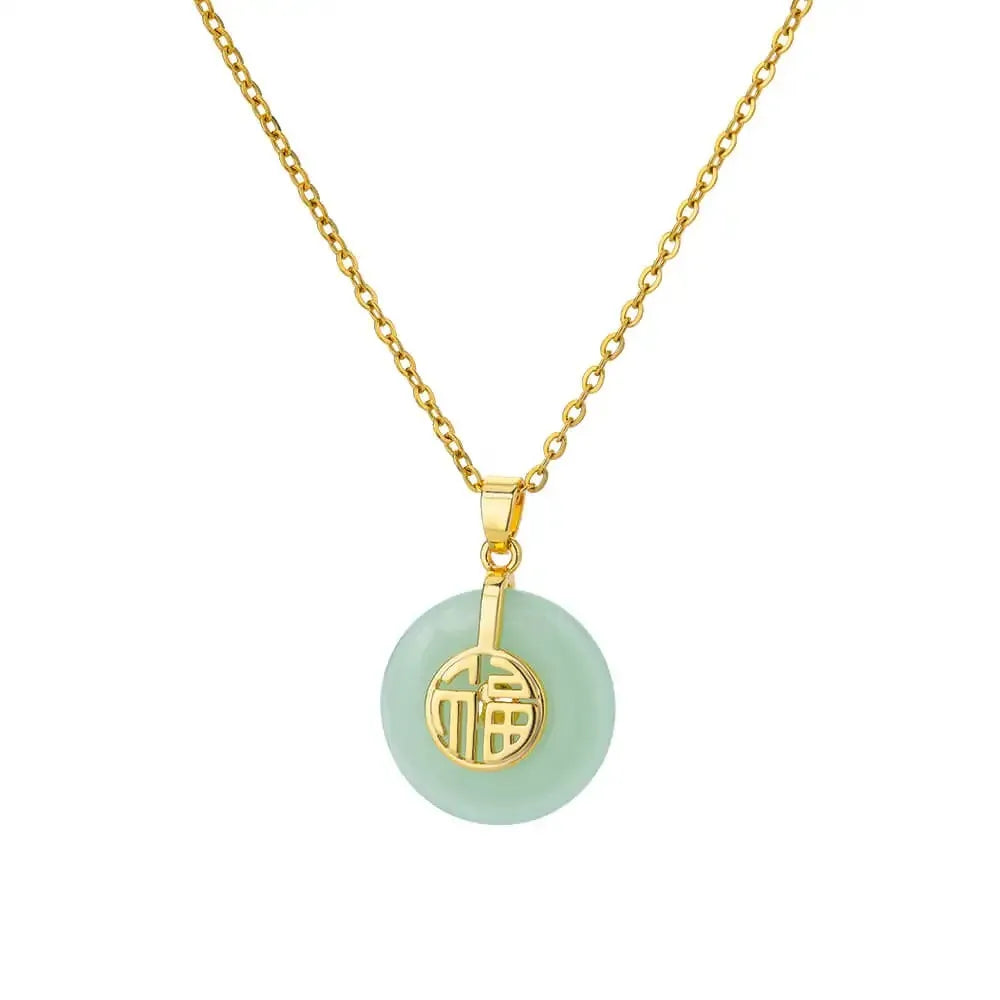 NECKLACE WITH OVAL PENDANT STONE