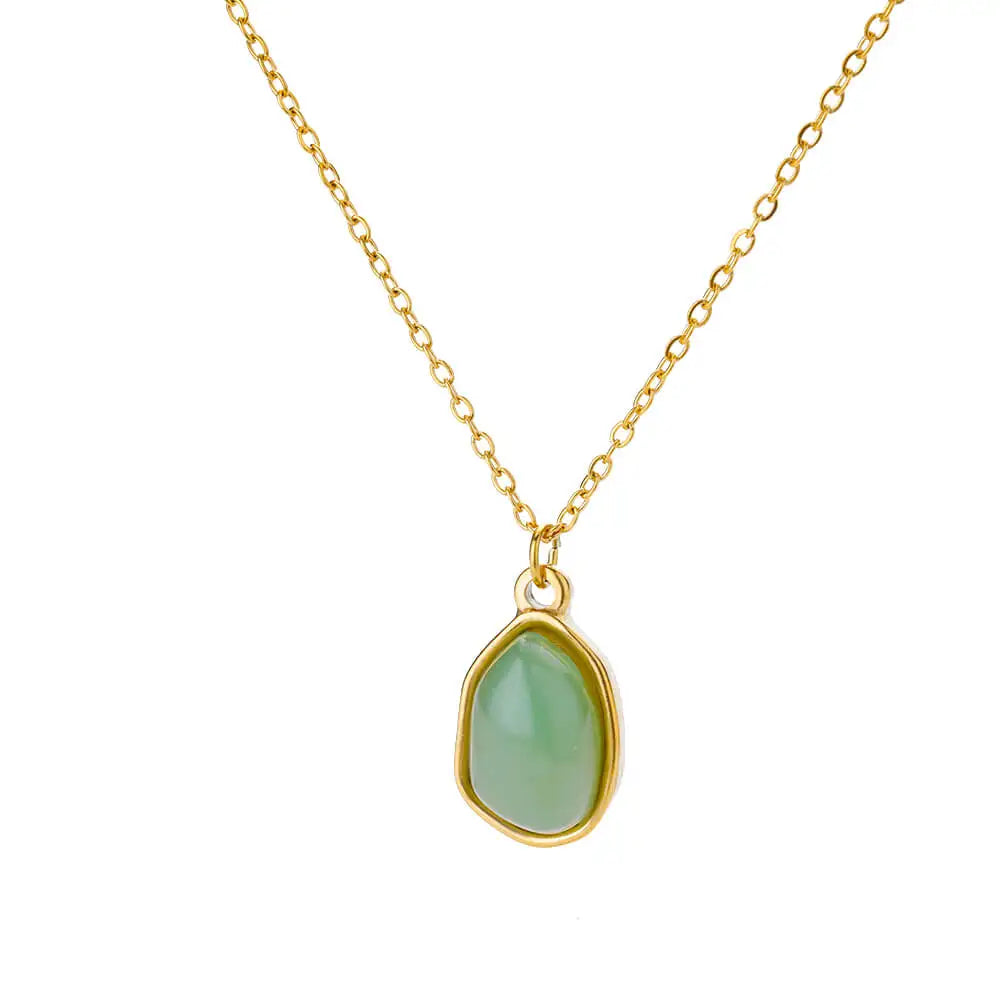 NECKLACE WITH OVAL PENDANT STONE