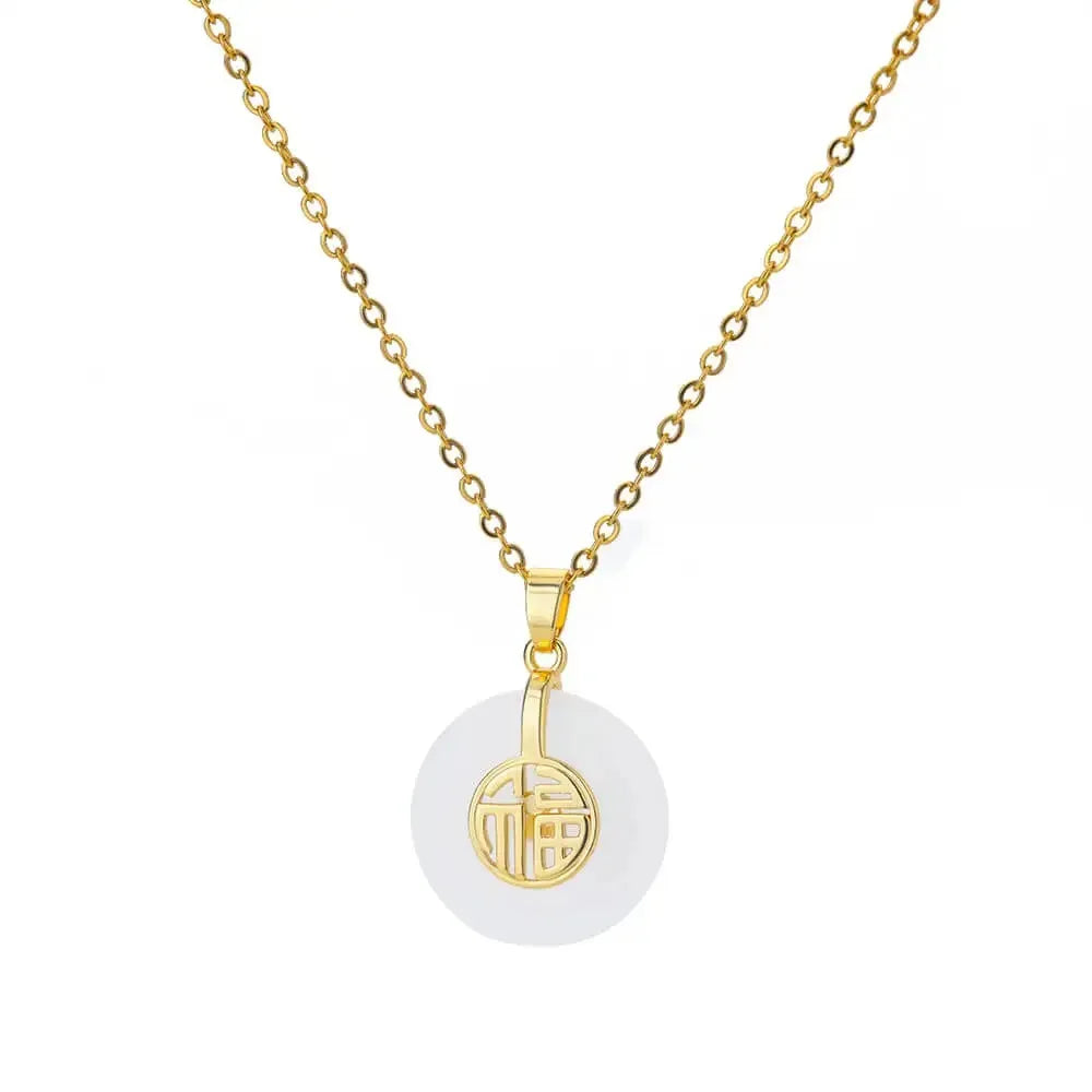 NECKLACE WITH OVAL PENDANT STONE
